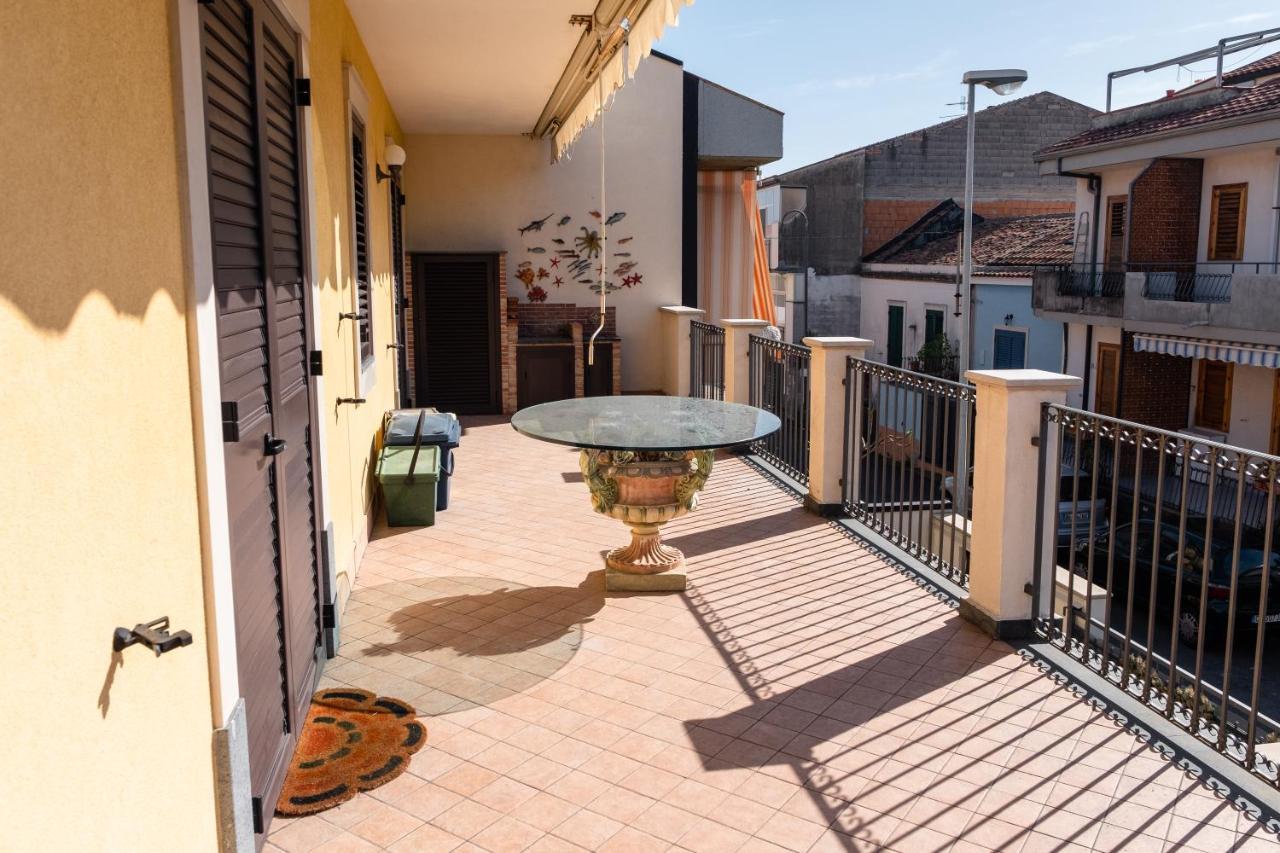 Casa Di Alessio A 200 Metri Dal Mare Villa Acireale Luaran gambar